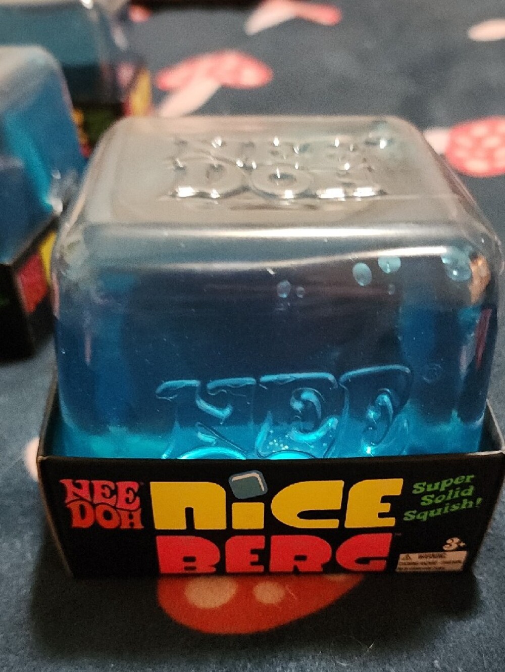 Niceberg Super Solid Squish Toy - Blue - Needoh - Picture 3 of 6